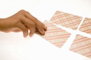 コスト削減と効果的な販売促進を実現！ボトル掛けPOPを活用した売り上げアップの最適戦略